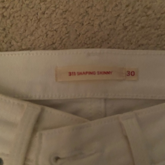 Levi’s distressed jeans 30 skinny - Picture 2 of 3